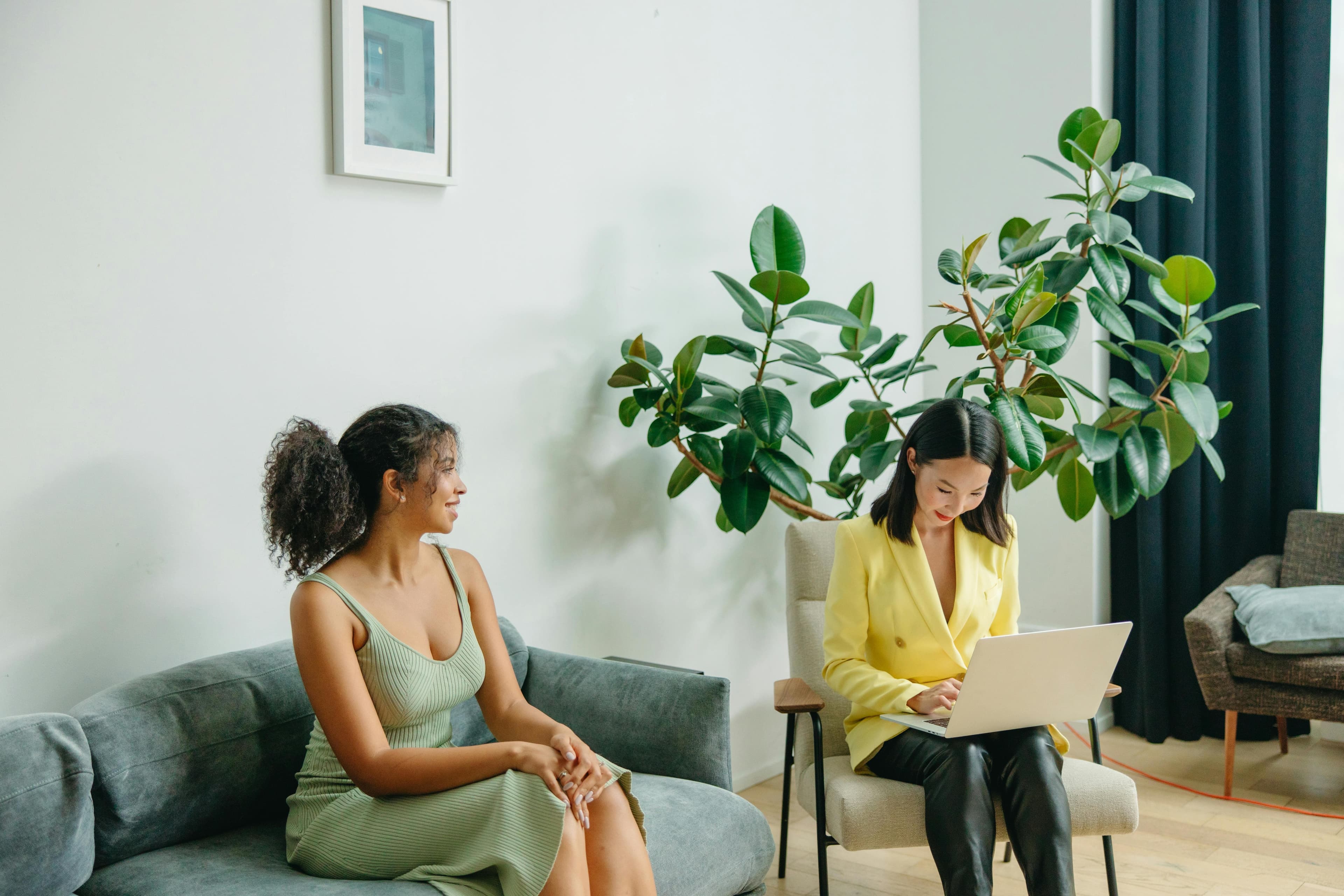 Two professionals having an engaging matched conversation