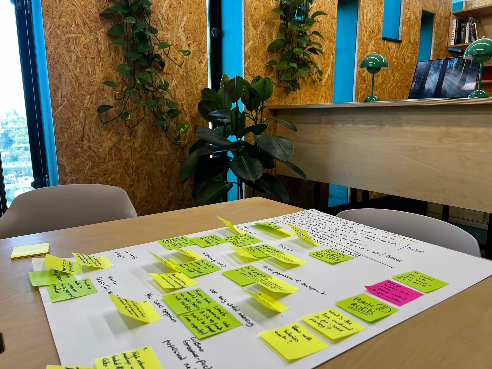 flynt-workshop-table