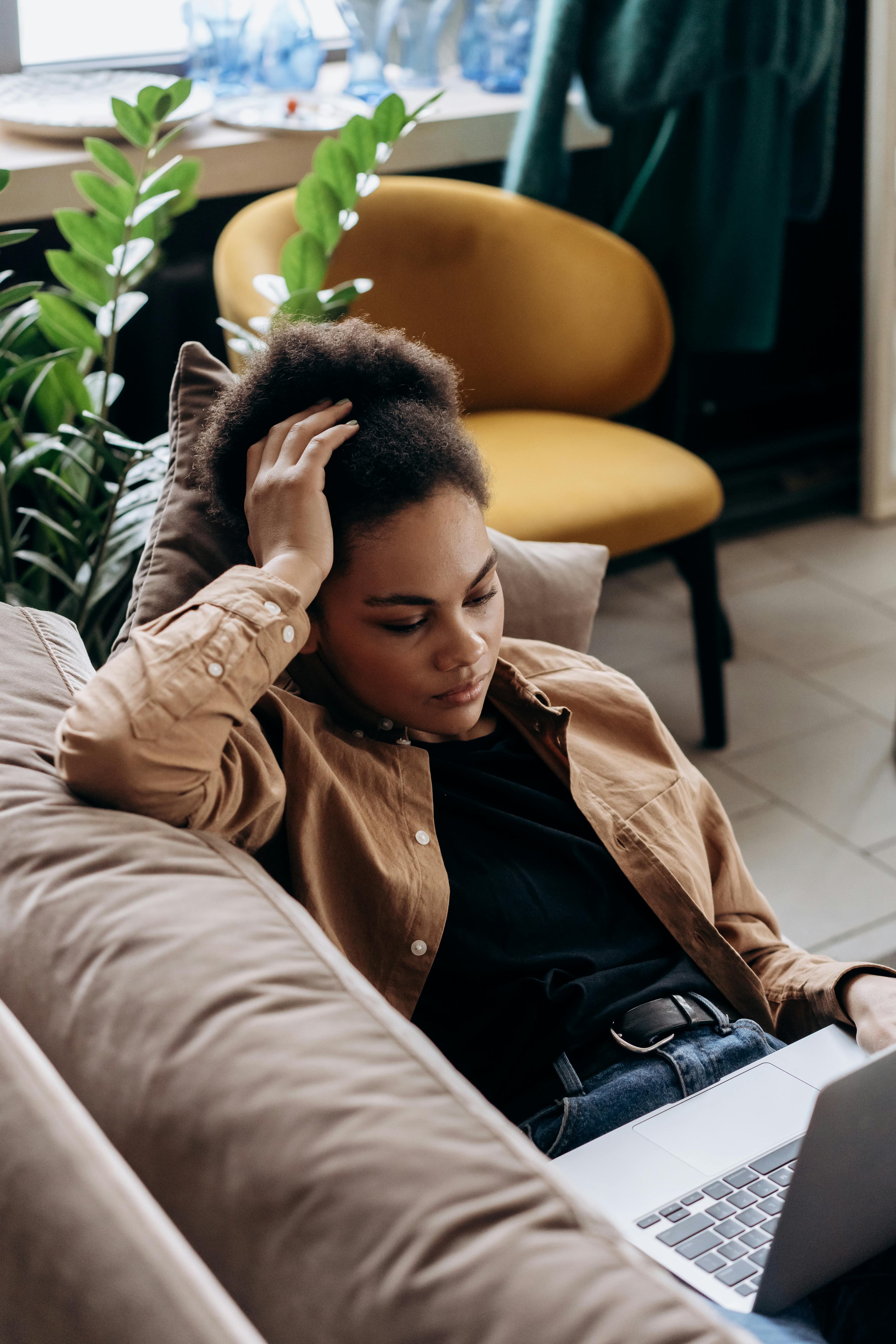 LinkedIn vs Flynt: Finding your professional network